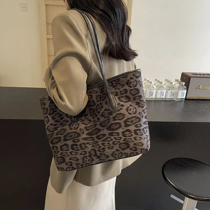 Retro Leopard Print Tote Bag Large Capacity Casual Versatile Commuter
