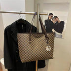 Large Capacity Commuting Tote Bags Fashionable Printed Pu Leather