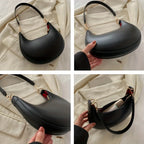 New Fashionable High-end Moon-shaped Baseball Bag, Showing Luxury,