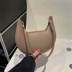 New Fashionable High-end Moon-shaped Baseball Bag, Showing Luxury,