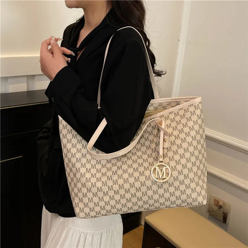 Large Capacity Commuting Tote Bags Fashionable Printed Pu Leather